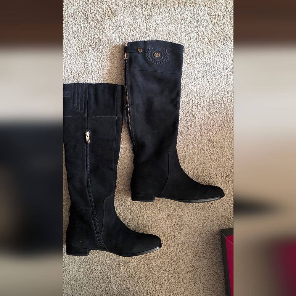 Suede Black Knee-High Boots with Zipper